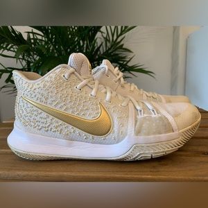 Nike Kyrie 3 Finals Gold Men size US10